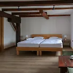 Mlyn Melzak Aparthotel Pieniezno